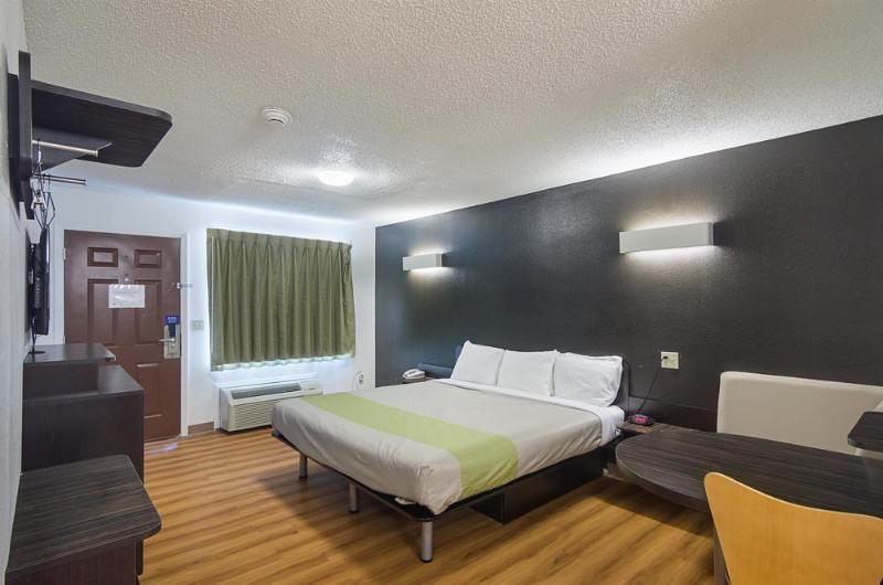 Studio Inn Extended Stay Oklahoma City Airport By Oyo Bagian luar foto